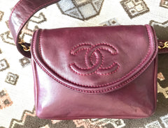 Vintage CHANEL wine fanny pack, leather belt bag with detachable chain belt and CC stitch mark on flap.  Fits 29.5" -32.6" 070502re2