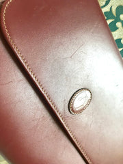 Vintage Cartier wine leather clutch bag, mini document purse with logo motif. Unisex bag from must de Cartier Collection. 060531r8