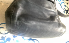 Vintage COACH  navy genuine leather hobo bucket shoulder bag, classic purse. Made in Costa Rica