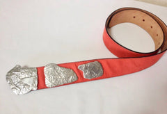Vintage Carlos Falchi red suede leather belt with silver fun and unique animal motifs. Great masterpiece. US28, 29, 30, 31, 32, 33