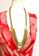 Vintage CHANEL gold chain belt with triple layer chains and two large CC mark charms at sides. Gorgeous belt. 72cm. R04101111