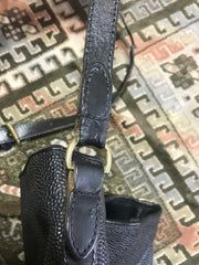 Vintage Mulberry hobo bucket black scotchgrain hobo shoulder bag with leather strap. Unisex use for daily use.