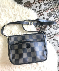 Vintage FENDI pecan chess pattern shoulder bag with FF logo motif. Classic purse for daily and unisex use. Must have.