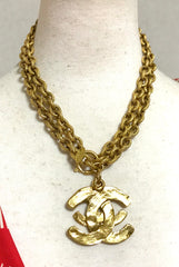 Vintage CHANEL long chain necklace with large and small CC mark pendant top. Gorgeous masterpiece jewelry. 060806k1y