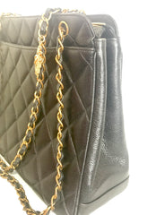 Vintage CHANEL black caviar matelasse chain shoulder bag with golden sun flower CC mark charm. Classic daily use bag.050315r5
