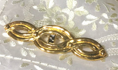 Vintage FENDI gold tone twisted design brooch pin, hat pin with FF mark. Can be used as a brooch pin, jacket brooch pin too. 0506303